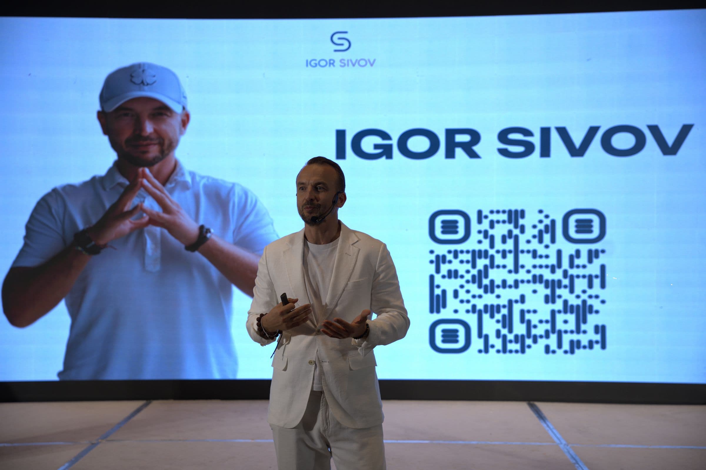 Igor Sivov on stage